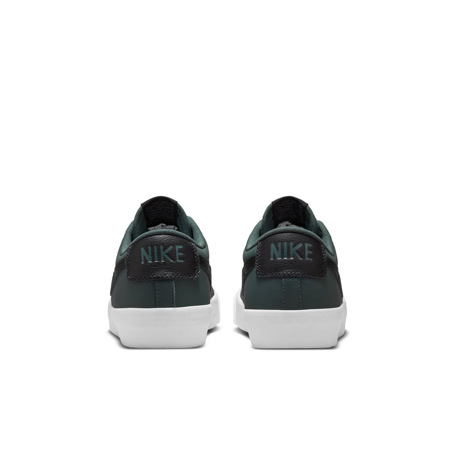 Nike sb blazer low black online