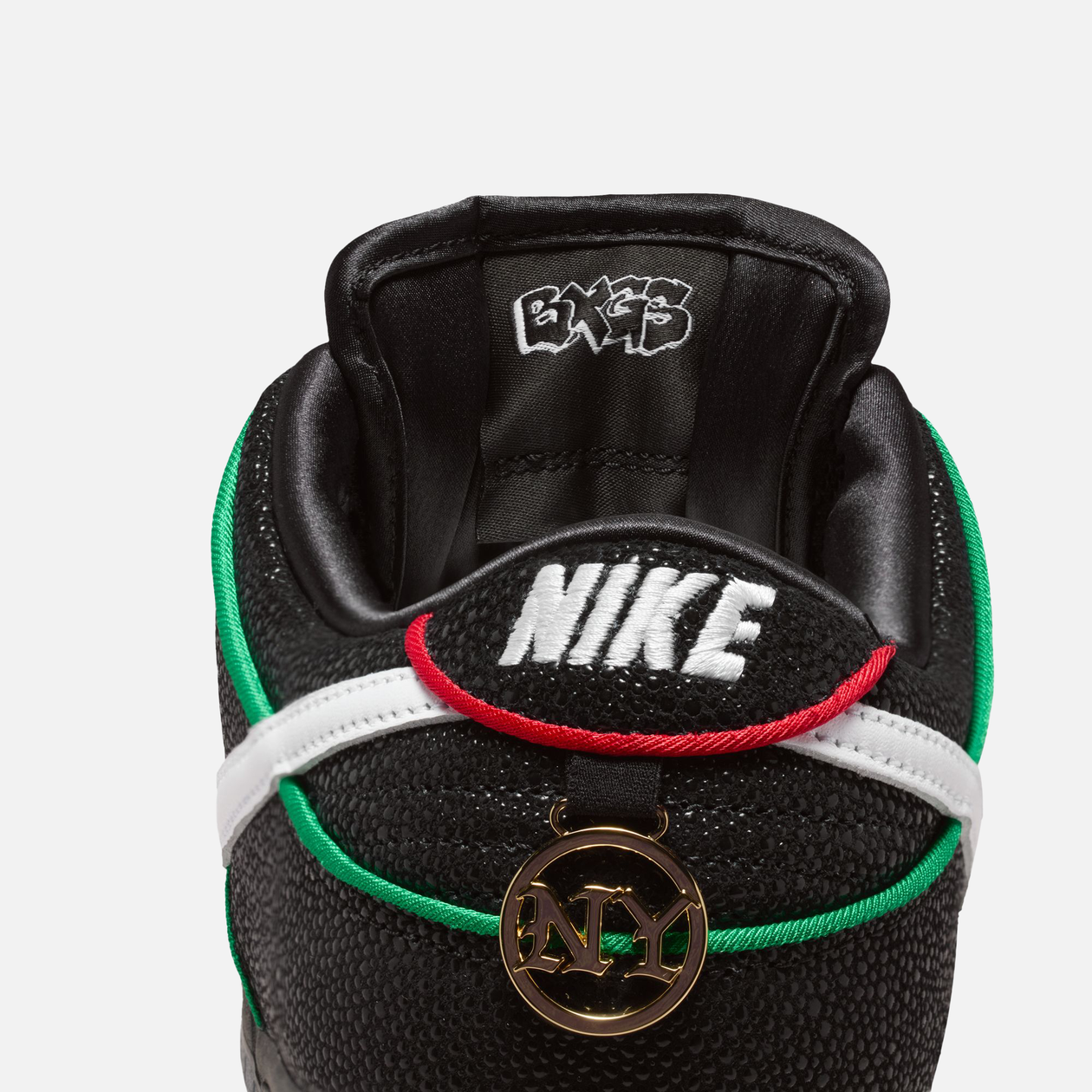 Nike SB Dunk Low Pro QS