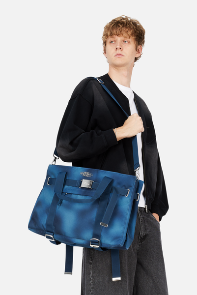 DimeEastpak_Shoulder_Blue_Mode
